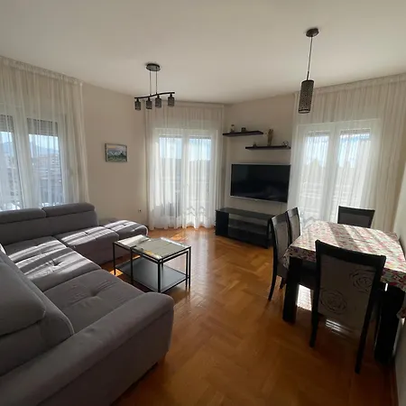 Sunny Corner Apartment